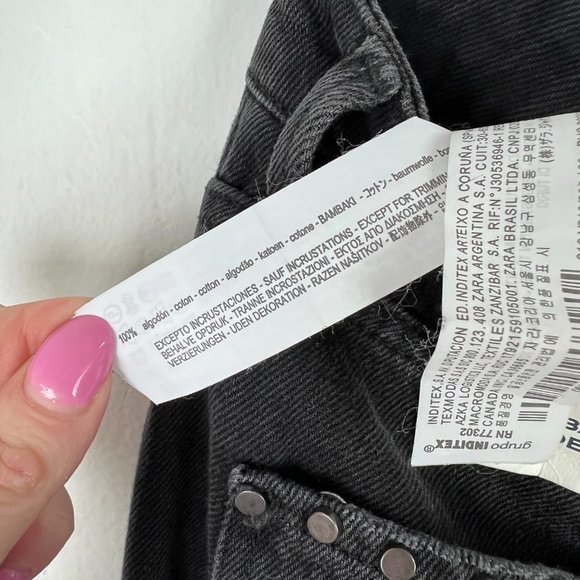 NWT Zara Relaxed Fit Distressed Studded Raw Hem Jeans Black Size 4 NEW D1664 - Picture 13 of 13